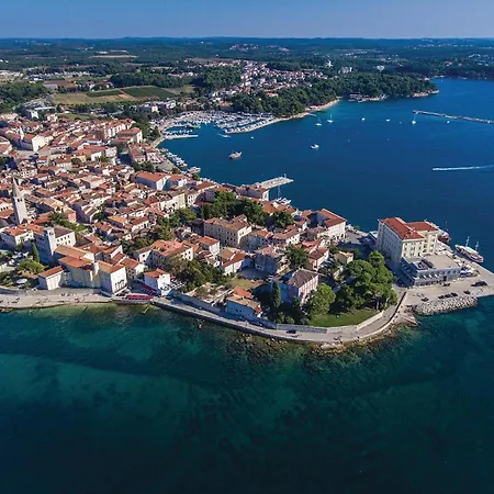Апартаменти Two-bedroom In Porec Radmani