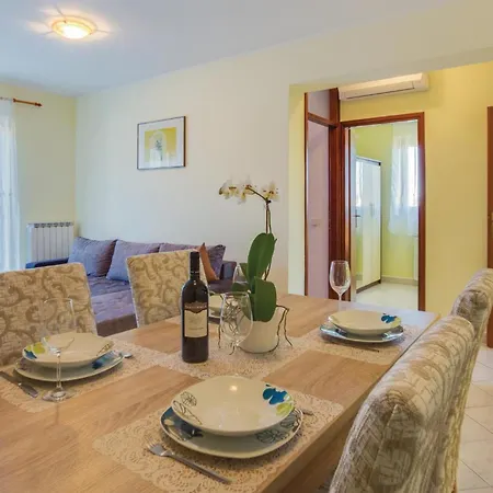 Two-bedroom In 아파트