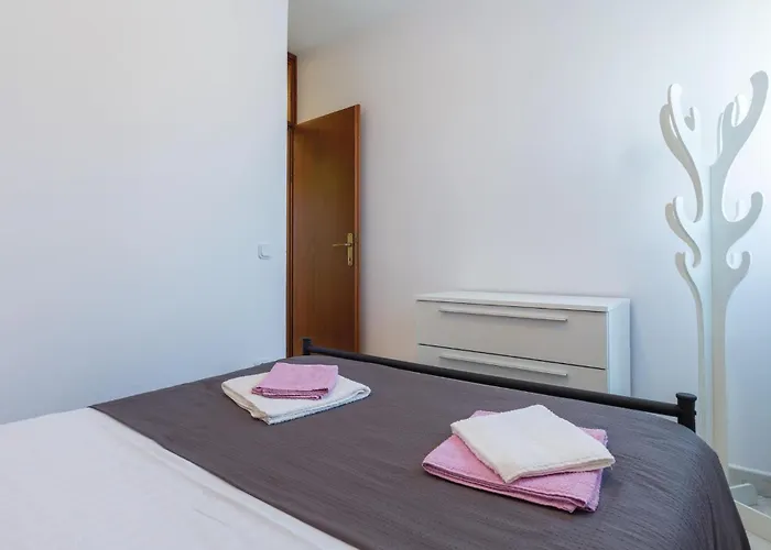 דירה Two-bedroom In Porec פורץ